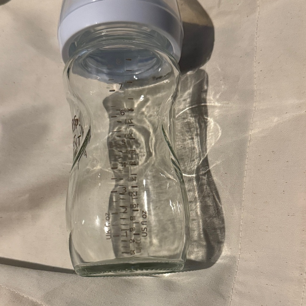 Philips Avent Baby Bottles with White Caps - Picture 3 of 3